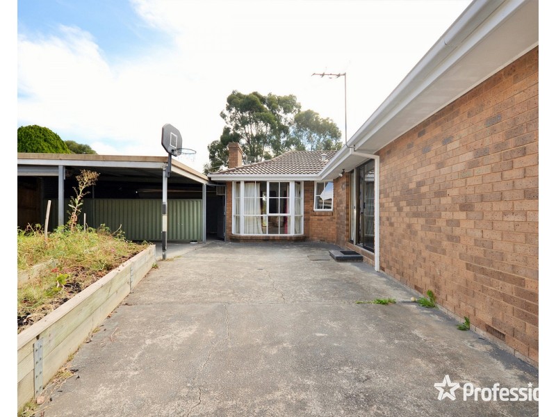 44 Highview Drive, Mooroolbark VIC 3138