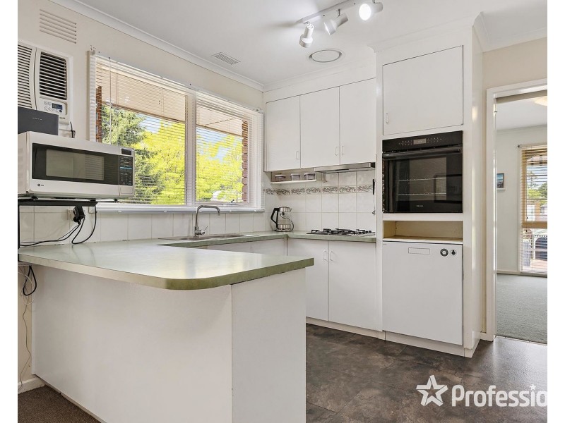 12 Tamworth Road, Kilsyth VIC 3137