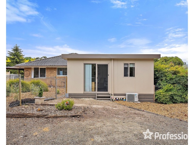 12 Tamworth Road, Kilsyth VIC 3137