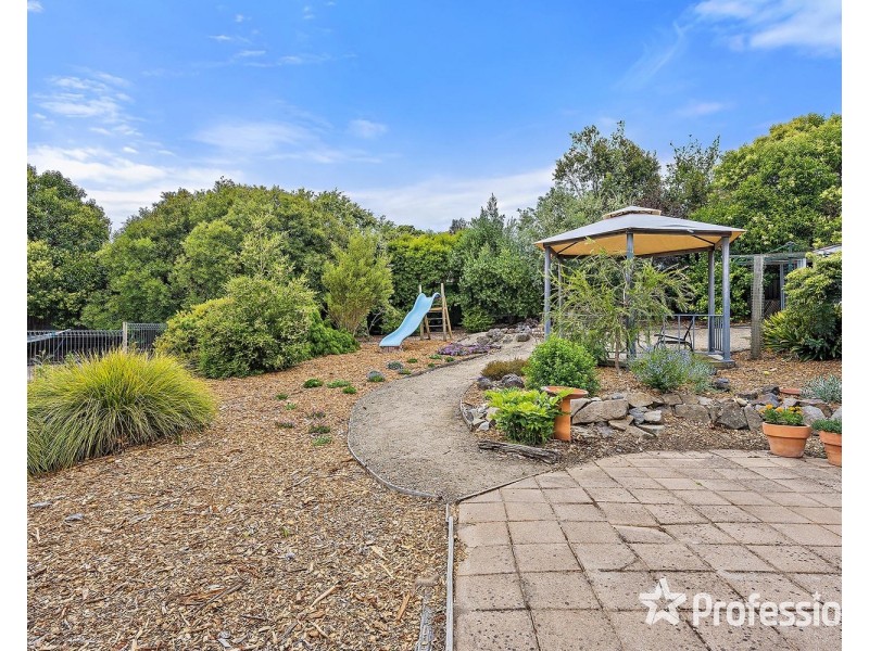 12 Tamworth Road, Kilsyth VIC 3137