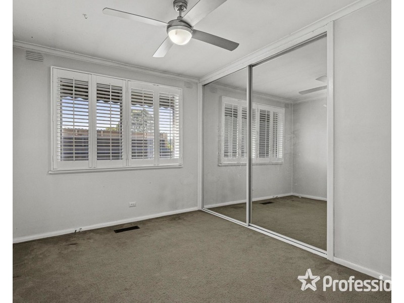 17 Bridges Avenue, Mooroolbark VIC 3138