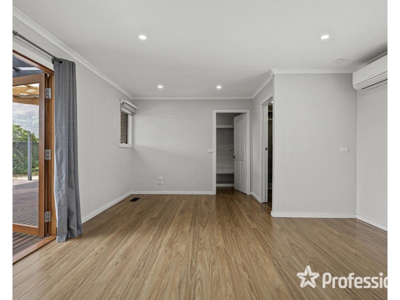 17 Bridges Avenue, Mooroolbark VIC 3138