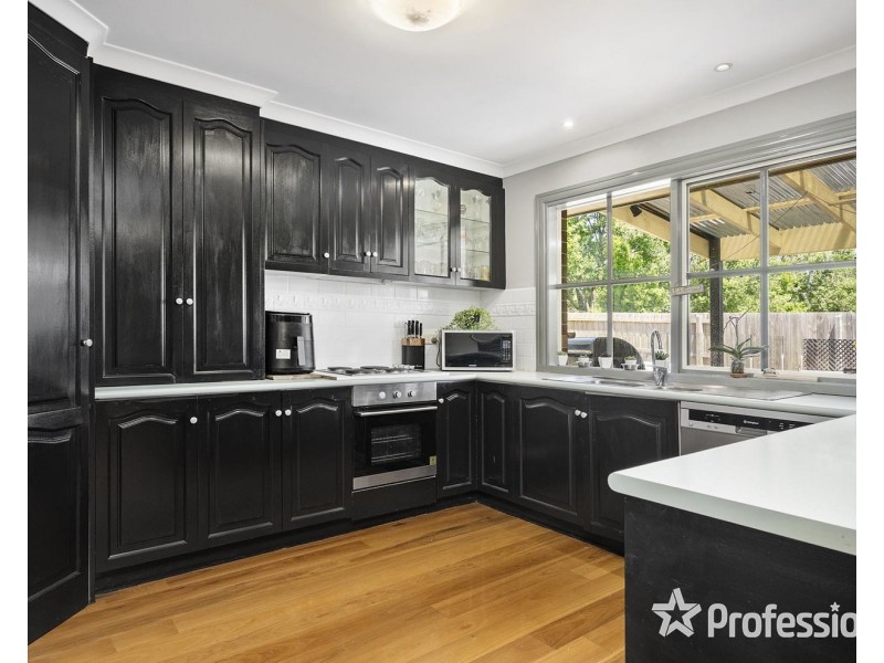 27 Clarkedale Rise, Kilsyth South VIC 3137