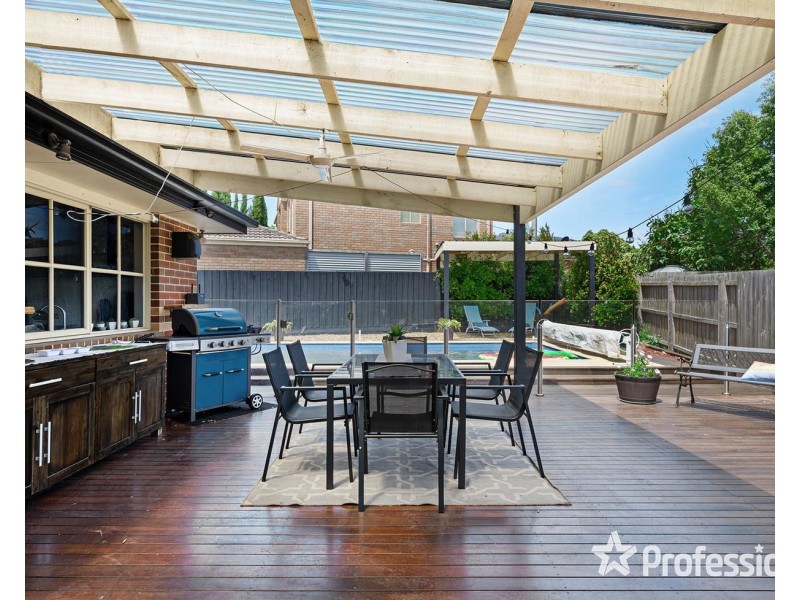 27 Clarkedale Rise, Kilsyth South VIC 3137