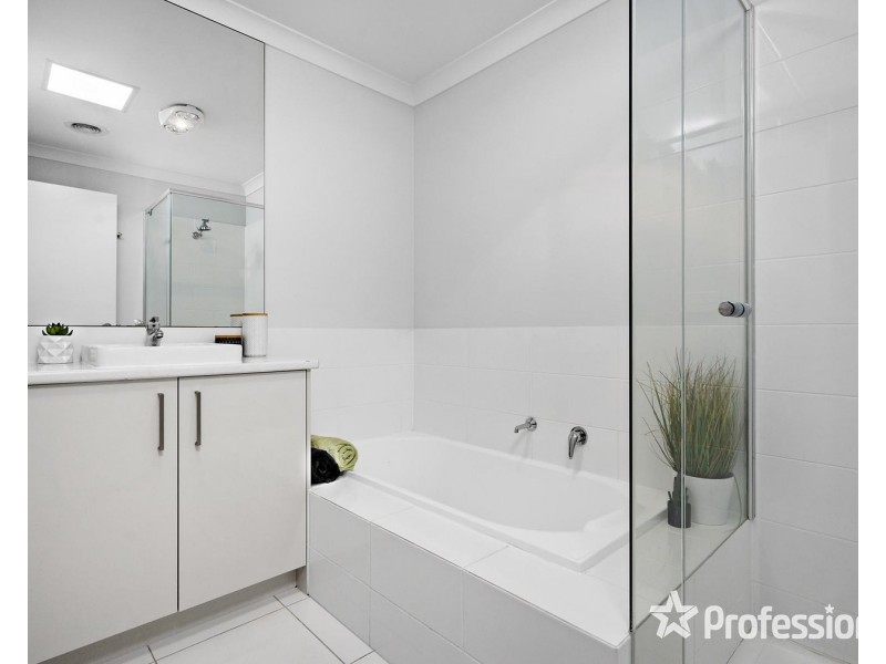 13a Sophie Street, Kilsyth VIC 3137