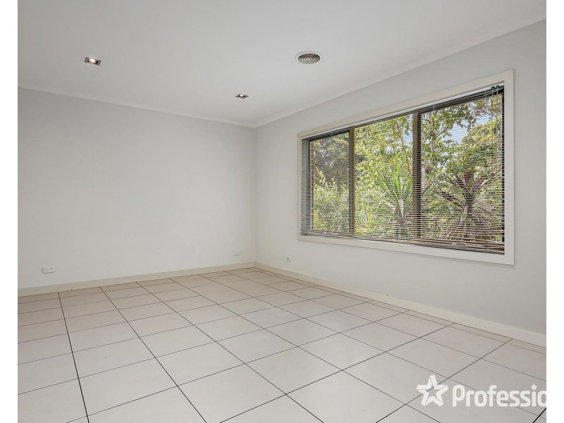 1/4 David Drive, Mooroolbark VIC 3138