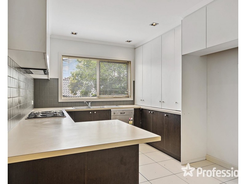 1/4 David Drive, Mooroolbark VIC 3138