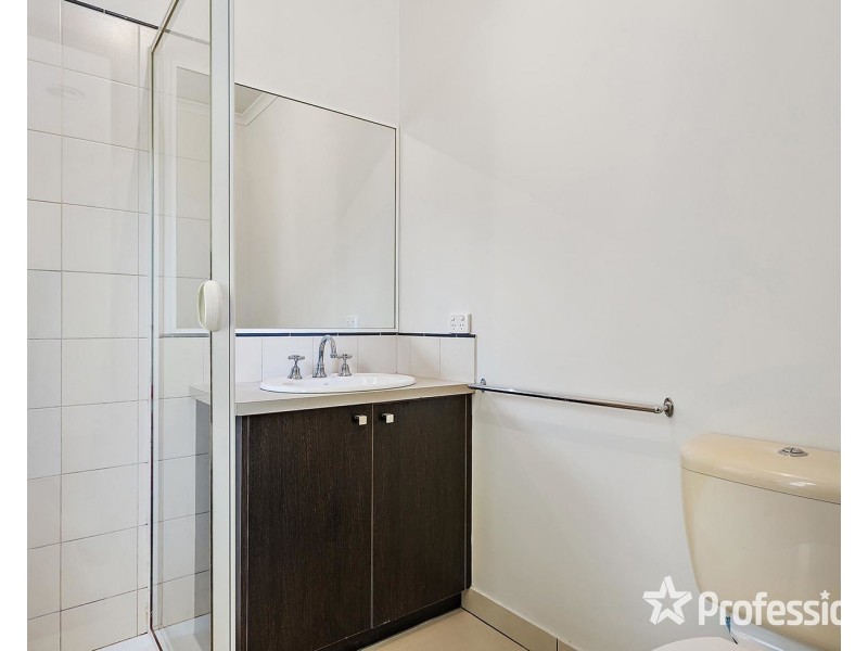 1/4 David Drive, Mooroolbark VIC 3138