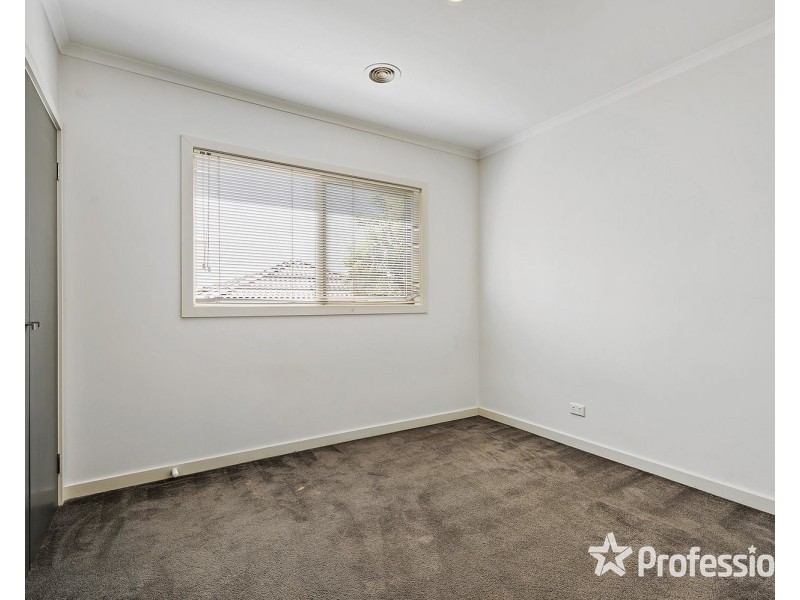 1/4 David Drive, Mooroolbark VIC 3138
