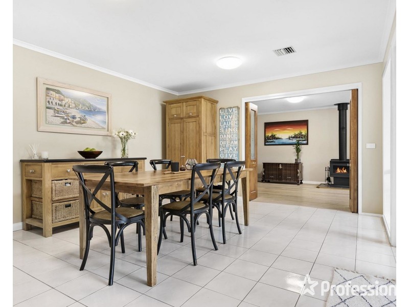 24 Anthony Drive, Chirnside Park VIC 3116