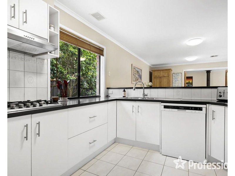 24 Anthony Drive, Chirnside Park VIC 3116