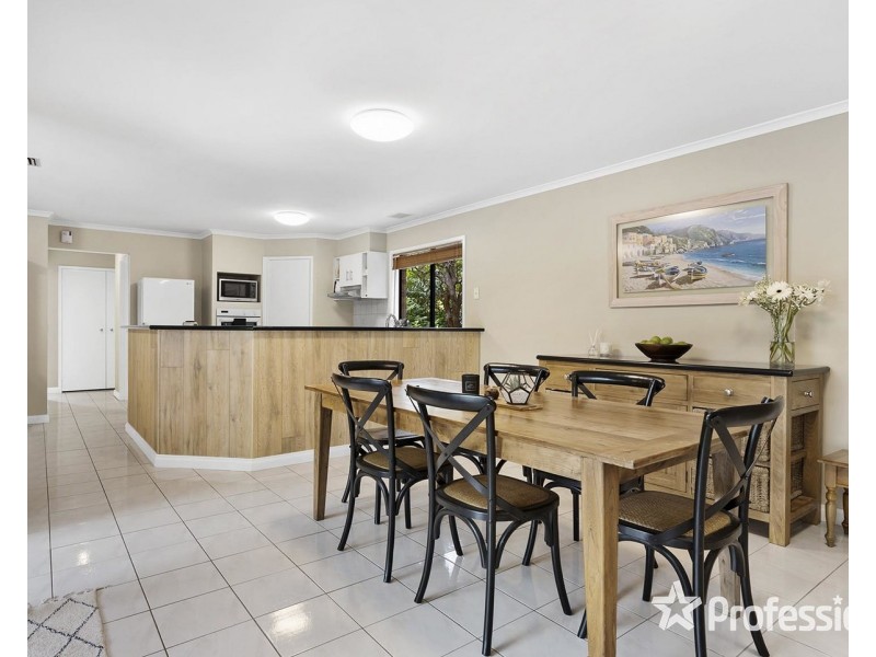 24 Anthony Drive, Chirnside Park VIC 3116