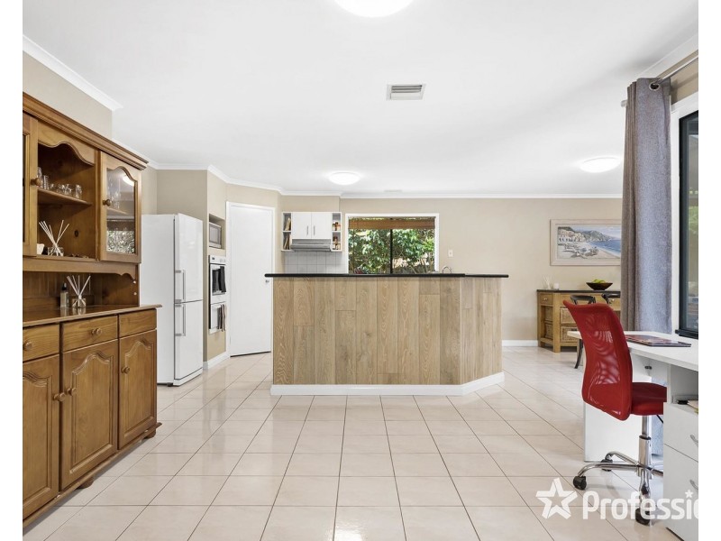 24 Anthony Drive, Chirnside Park VIC 3116