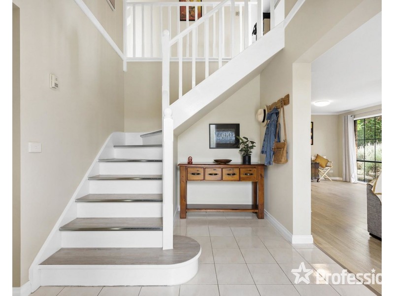 24 Anthony Drive, Chirnside Park VIC 3116