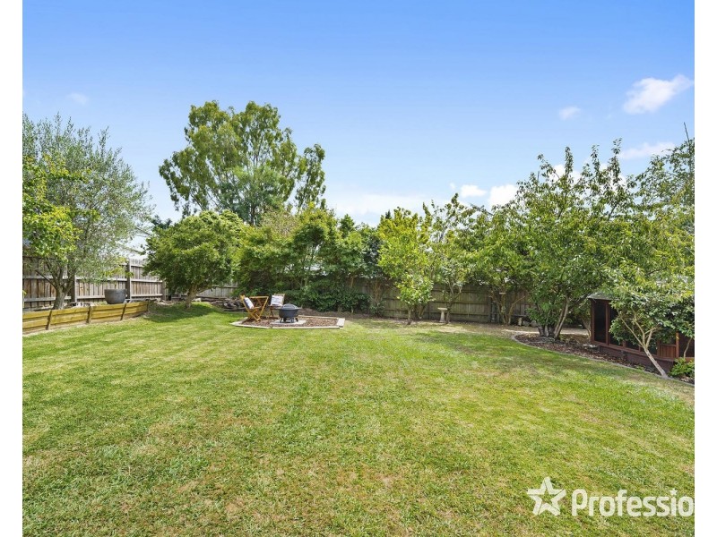 24 Anthony Drive, Chirnside Park VIC 3116