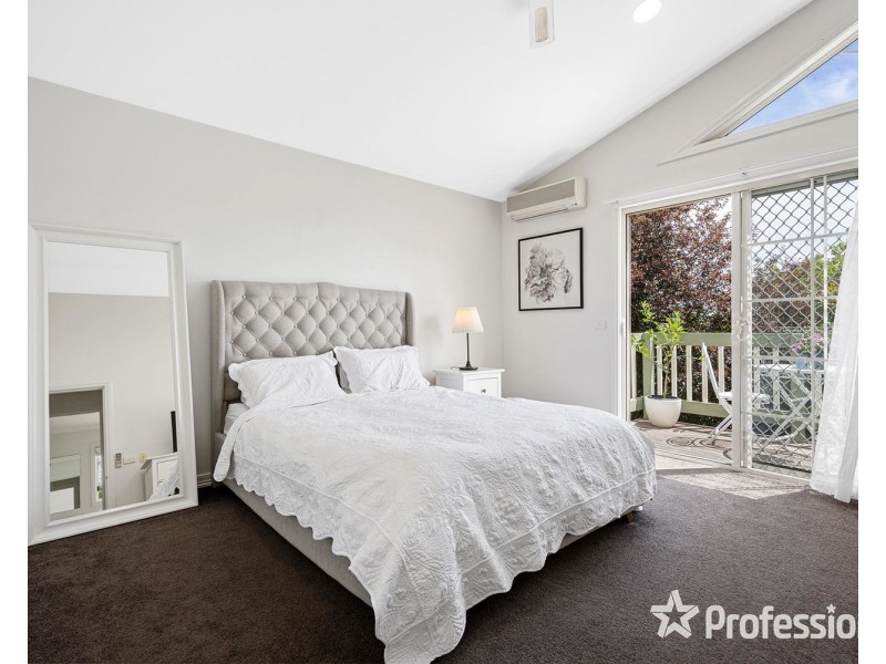 1 Shadowplay Road, Mooroolbark VIC 3138