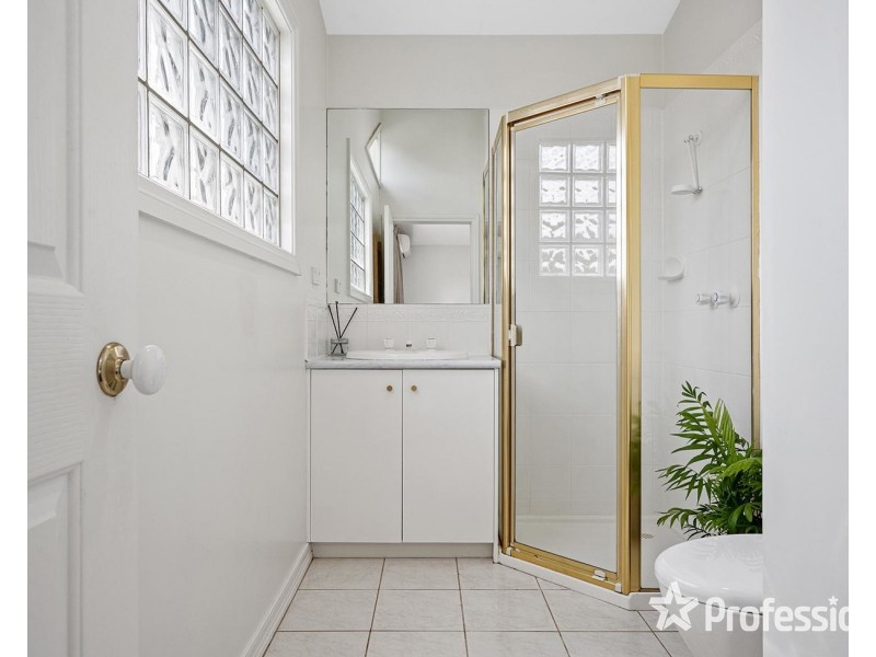 1 Shadowplay Road, Mooroolbark VIC 3138