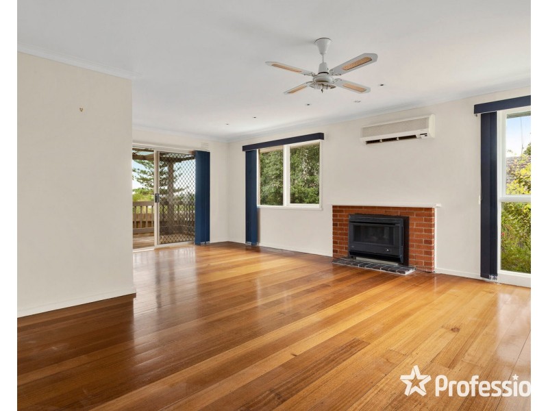 51 Longfellow Avenue, Mooroolbark VIC 3138