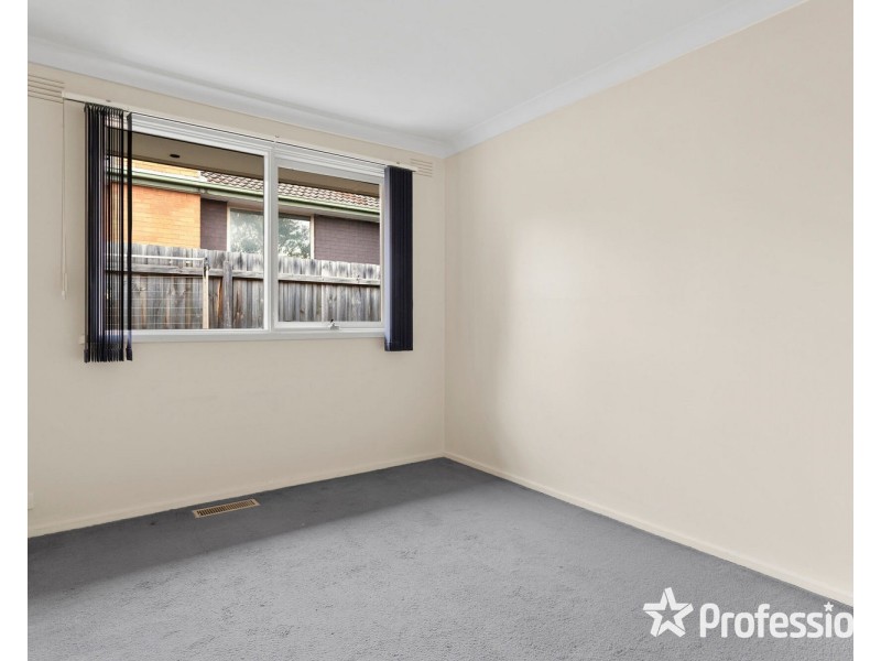 51 Longfellow Avenue, Mooroolbark VIC 3138