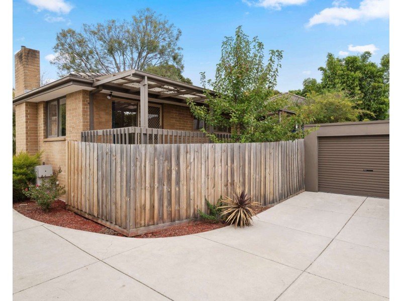 51 Longfellow Avenue, Mooroolbark VIC 3138