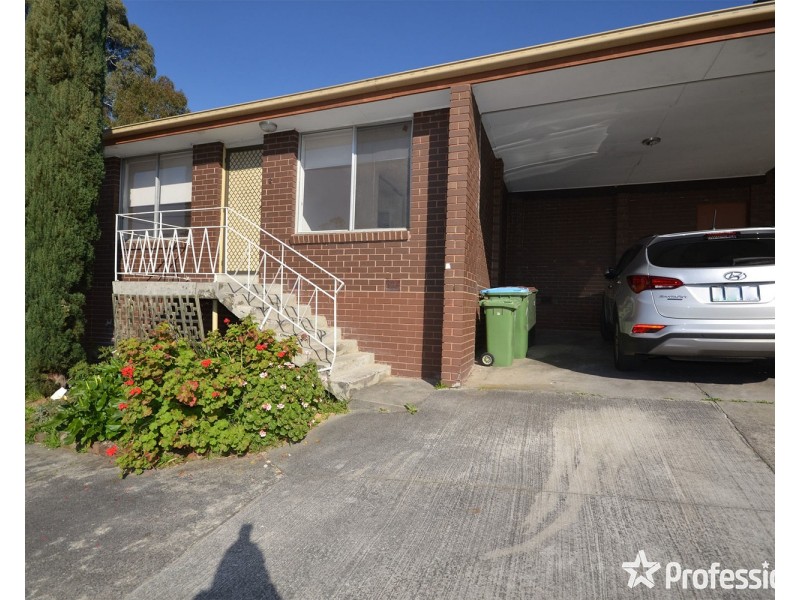 2/51 Diane Street, Croydon VIC 3136