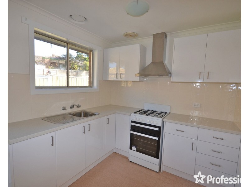 2/51 Diane Street, Croydon VIC 3136