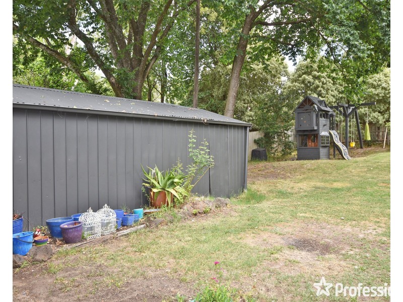 35 Lee-ann Crescent, Croydon VIC 3136