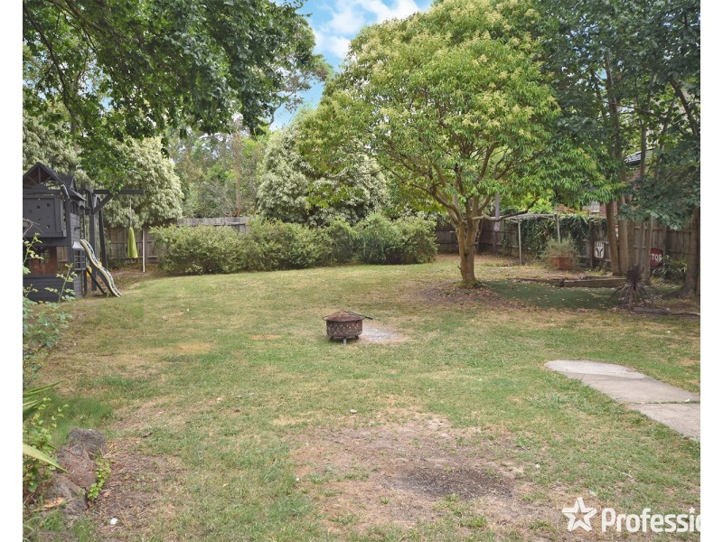 35 Lee-ann Crescent, Croydon VIC 3136