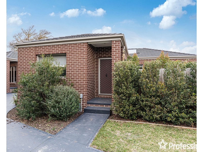 2/7 Wordsworth Street, Mooroolbark VIC 3138