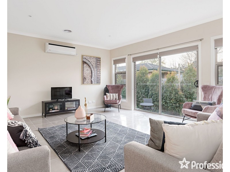 2/7 Wordsworth Street, Mooroolbark VIC 3138