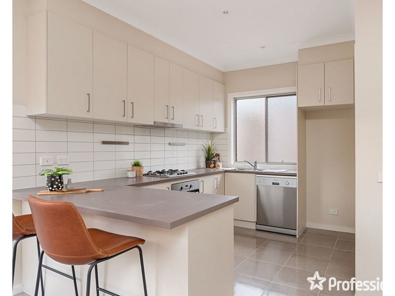 2/7 Wordsworth Street, Mooroolbark VIC 3138