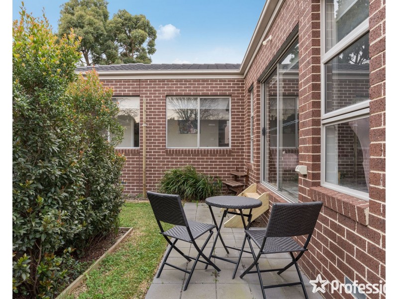 2/7 Wordsworth Street, Mooroolbark VIC 3138