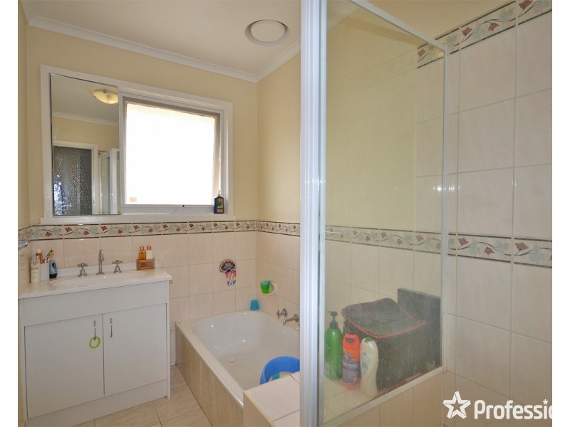 59 Pembroke Road, Mooroolbark VIC 3138