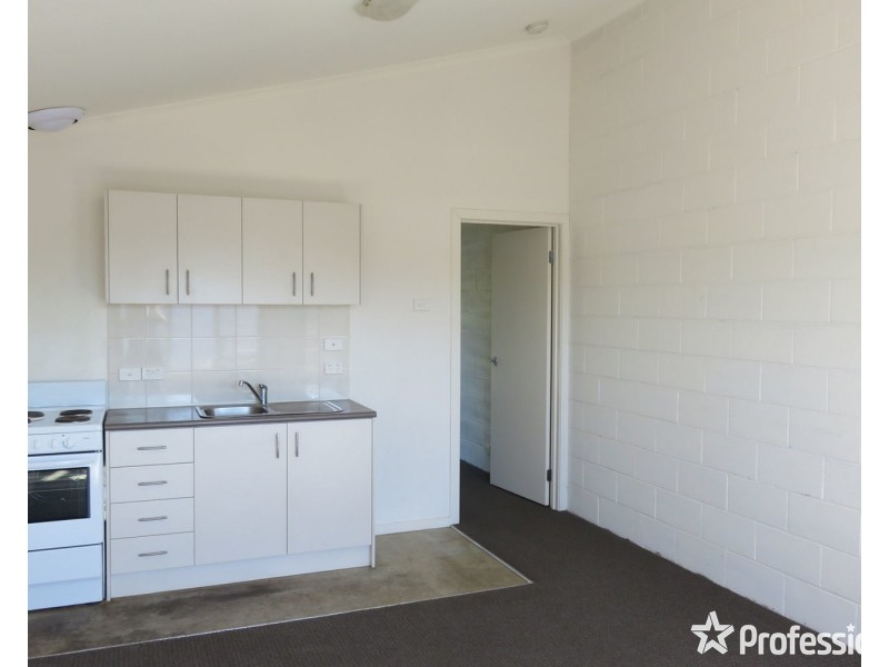 21/8-10 Mount View Parade, Mooroolbark VIC 3138
