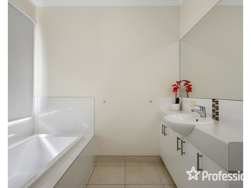 4/5 Crinan Street, Kilsyth VIC 3137