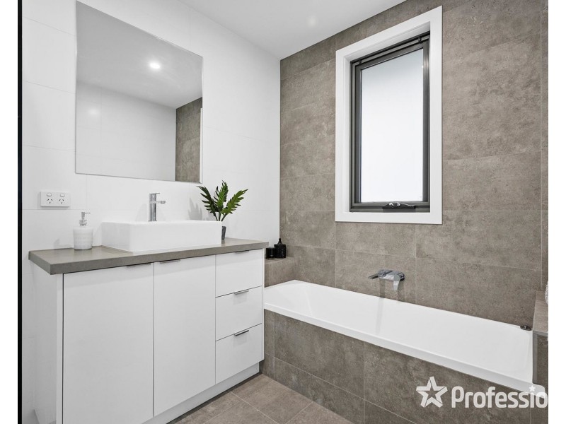 26a Lansell Road, Mooroolbark VIC 3138