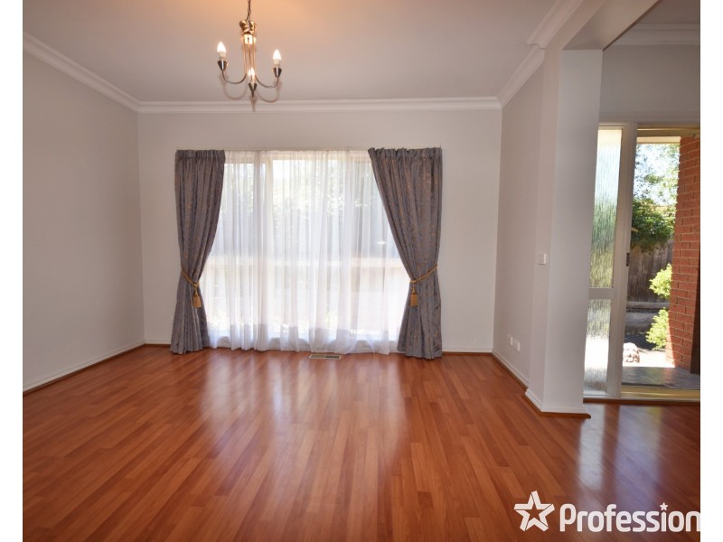 2/9 Bowen Street, Ferntree Gully VIC 3156