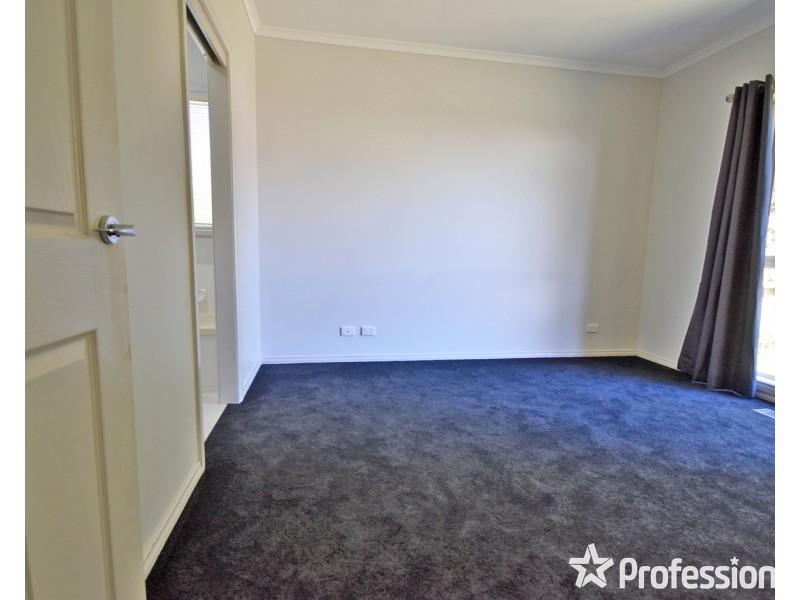 2/9 Bowen Street, Ferntree Gully VIC 3156