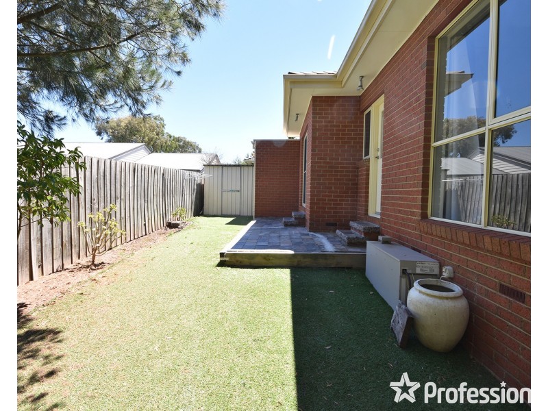 2/9 Bowen Street, Ferntree Gully VIC 3156