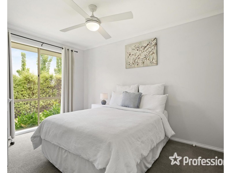 5 Kylie Close, Mooroolbark VIC 3138