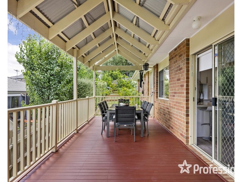 5 Kylie Close, Mooroolbark VIC 3138
