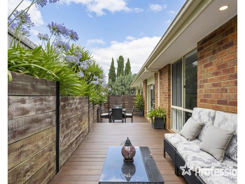 5 Kylie Close, Mooroolbark VIC 3138