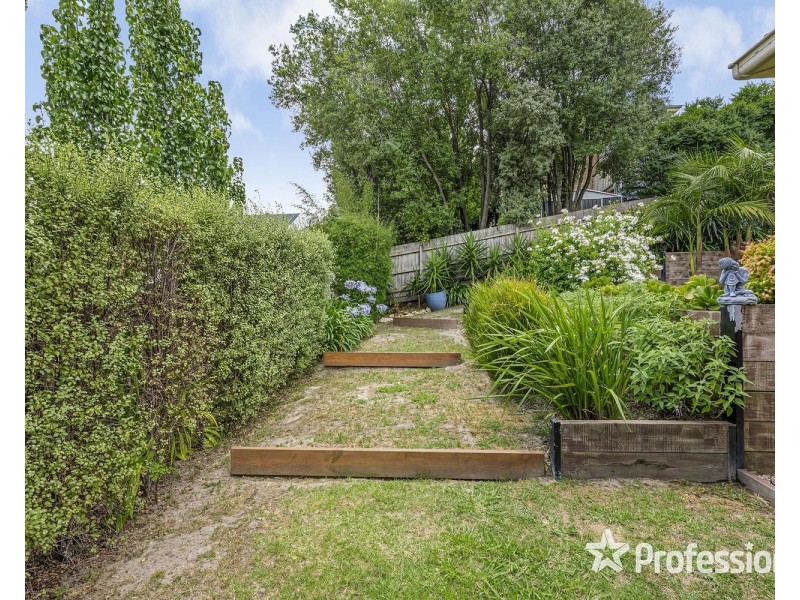 5 Kylie Close, Mooroolbark VIC 3138