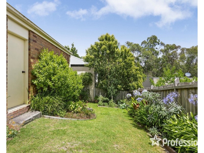 5 Kylie Close, Mooroolbark VIC 3138