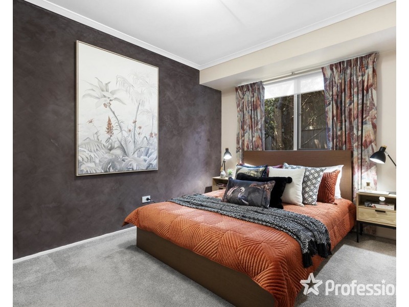 18 Wyuna Walk, Mooroolbark VIC 3138