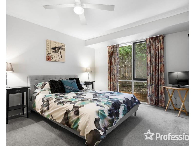 18 Wyuna Walk, Mooroolbark VIC 3138