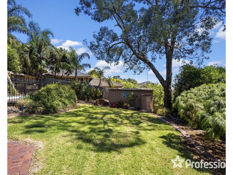 18 Wyuna Walk, Mooroolbark VIC 3138
