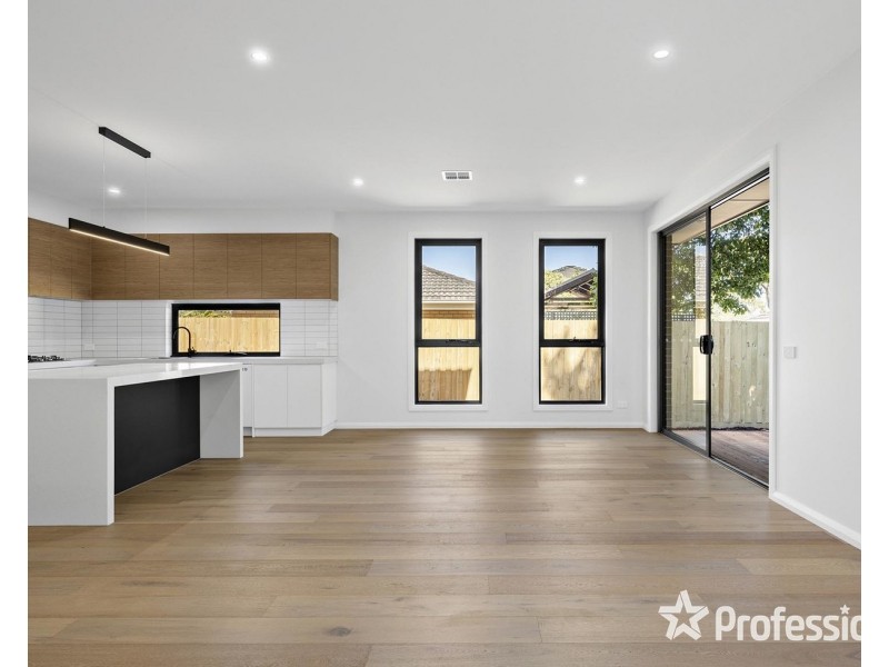 37 Geoffrey Drive, Kilsyth VIC 3137