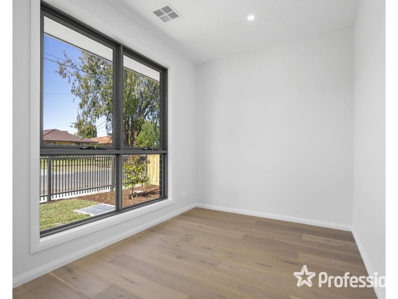 37 Geoffrey Drive, Kilsyth VIC 3137