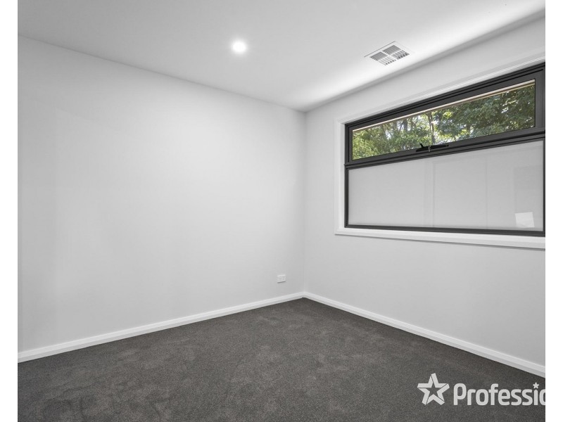 37 Geoffrey Drive, Kilsyth VIC 3137